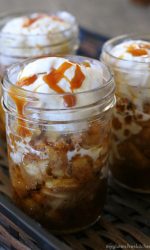 Gluten-free Caramel Apple Crisps in Jars. Yummy recipe! #glutenfree