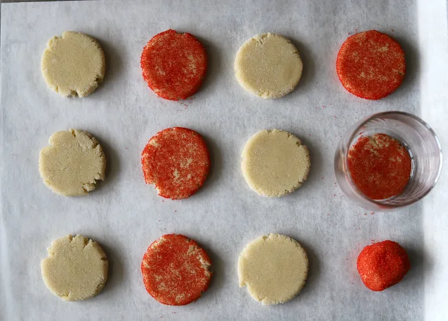 Making gluten-free sugar cookies different colors