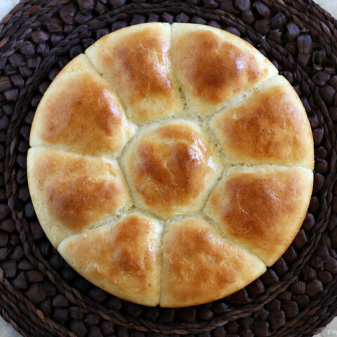 Gluten-free Dinner Rolls Recipe. My tried and true recipe for gluten-free pull-apart dinner rolls! Perfect for holidays or family dinners!