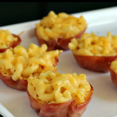 Gluten-free Ham Mac & Cheese Cups - 30 minute meal that kids can help make!