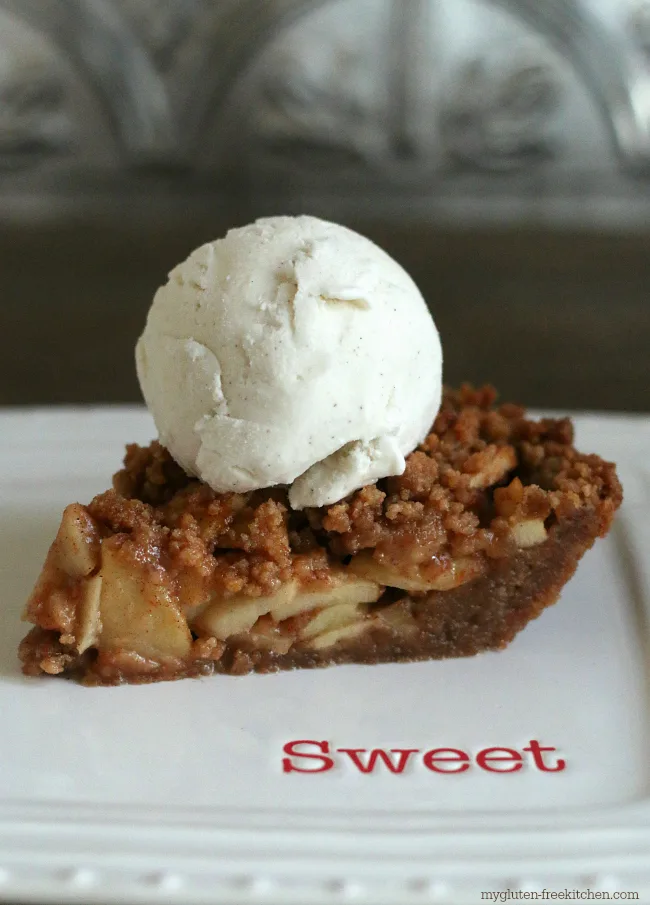 Gluten-free Apple Pie with Snickerdoodle Cookie Streusel. This recipe is a cross between a pie and a crisp and soooo amazing!