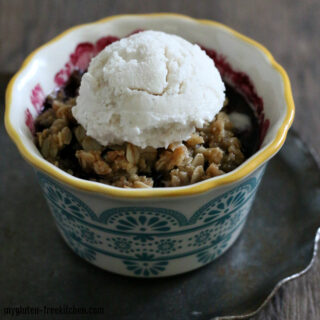 Individual gluten-free blackberry crisp