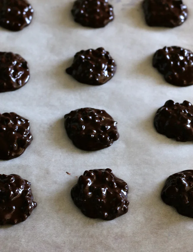 Making flourless chocolate cookies