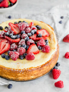 Gluten-free Cheesecake with fresh berries
