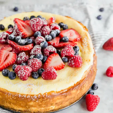 Gluten-free Cheesecake with fresh berries