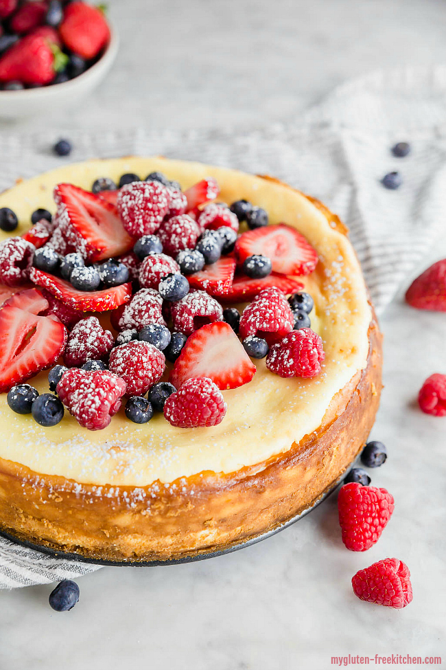 Gluten-free Cheesecake with fresh berries