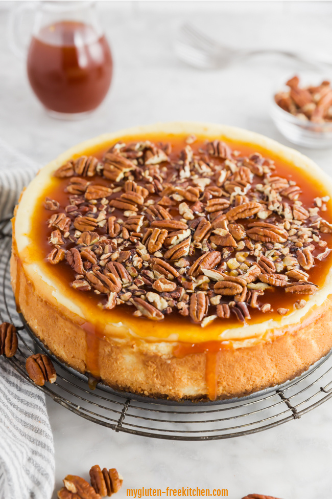 Gluten-free Cheesecake with Caramel and pecans